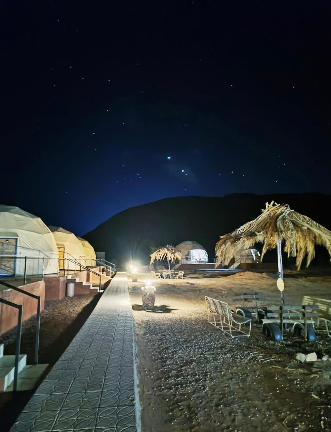Adel Rum Camp Bubbles Wadi Rum Exteriér fotografie